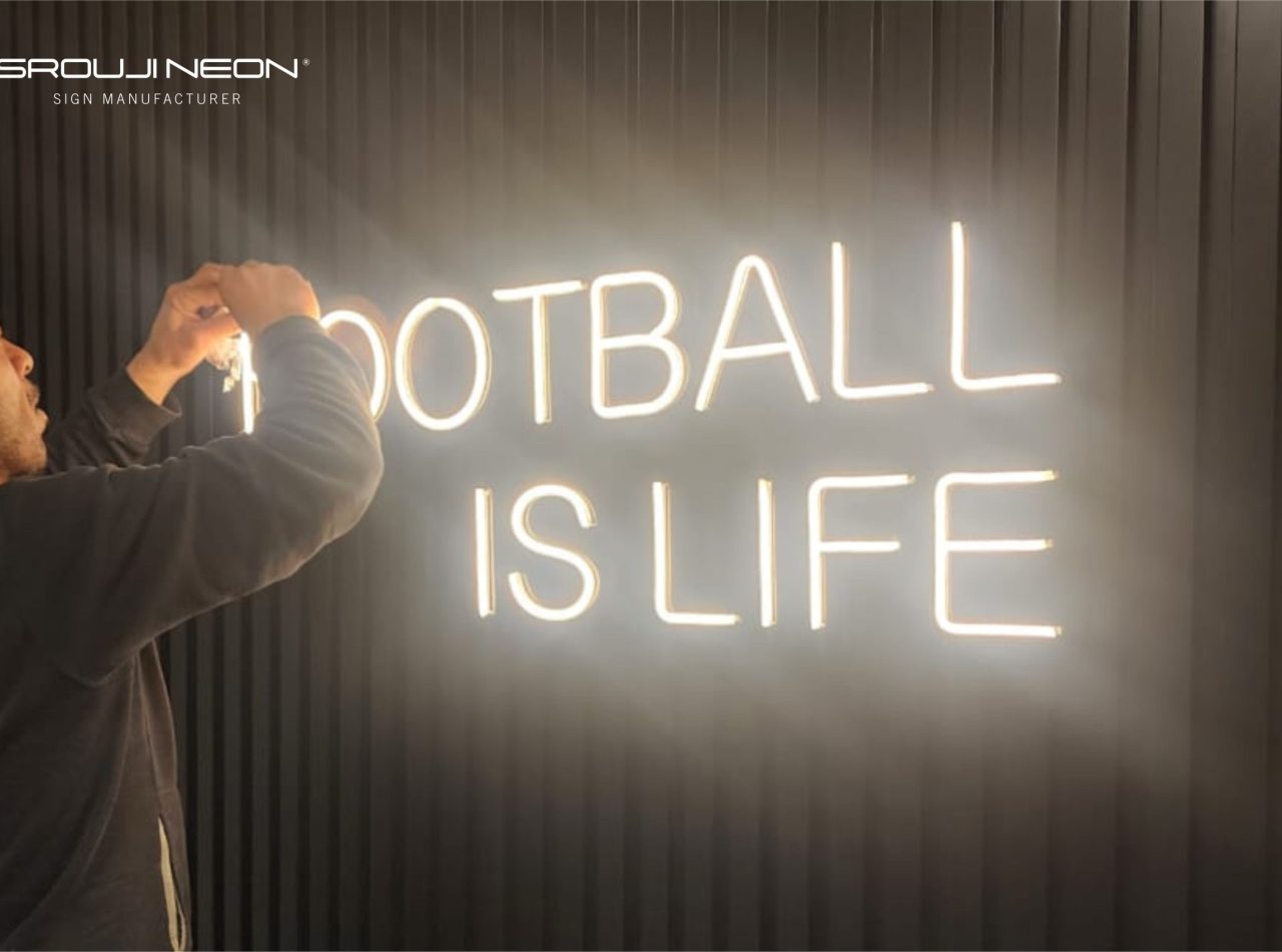 Neon Football - Sroujineon